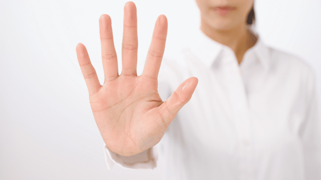 Die Moutza - Eine offene Hand mit gespreizten Fingern symbolisiert die griechische Geste